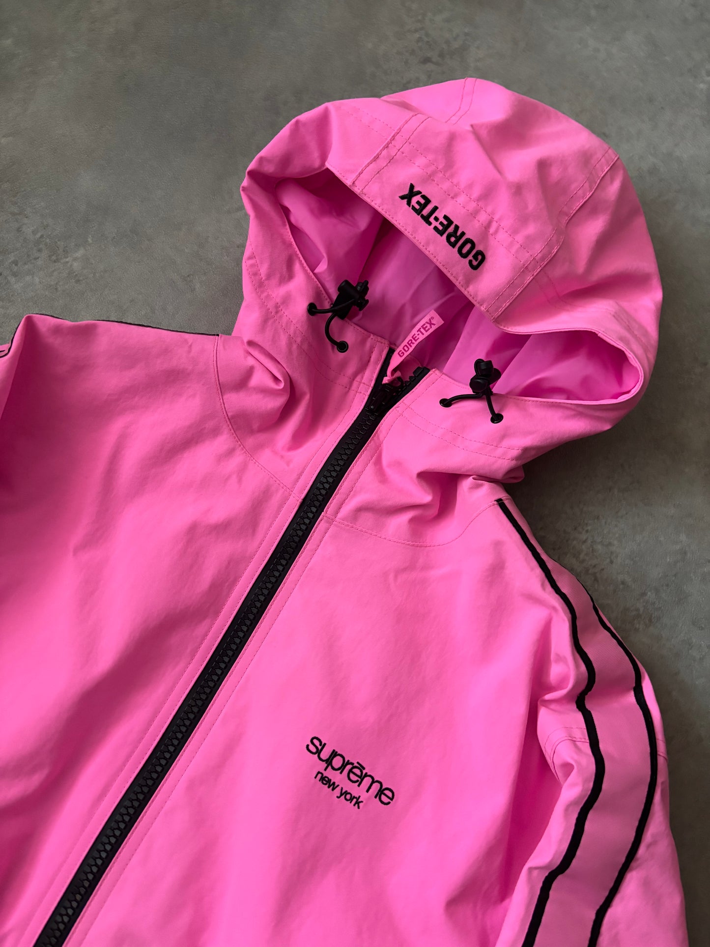 Supreme x GORE-TEX Stripe Hooded Jacket (Str. M)