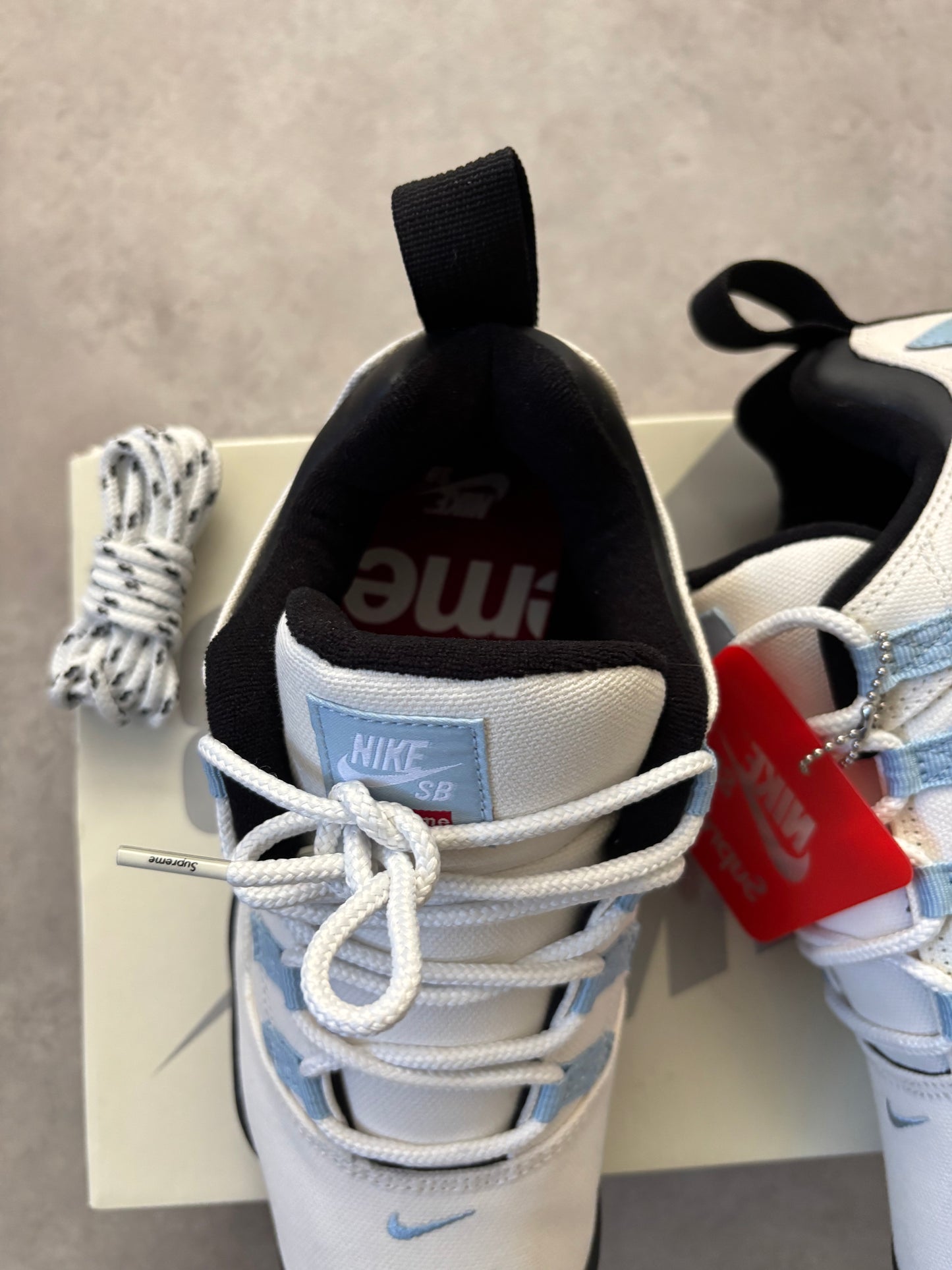 Nike SB Darwin Low Supreme (Str. 42)
