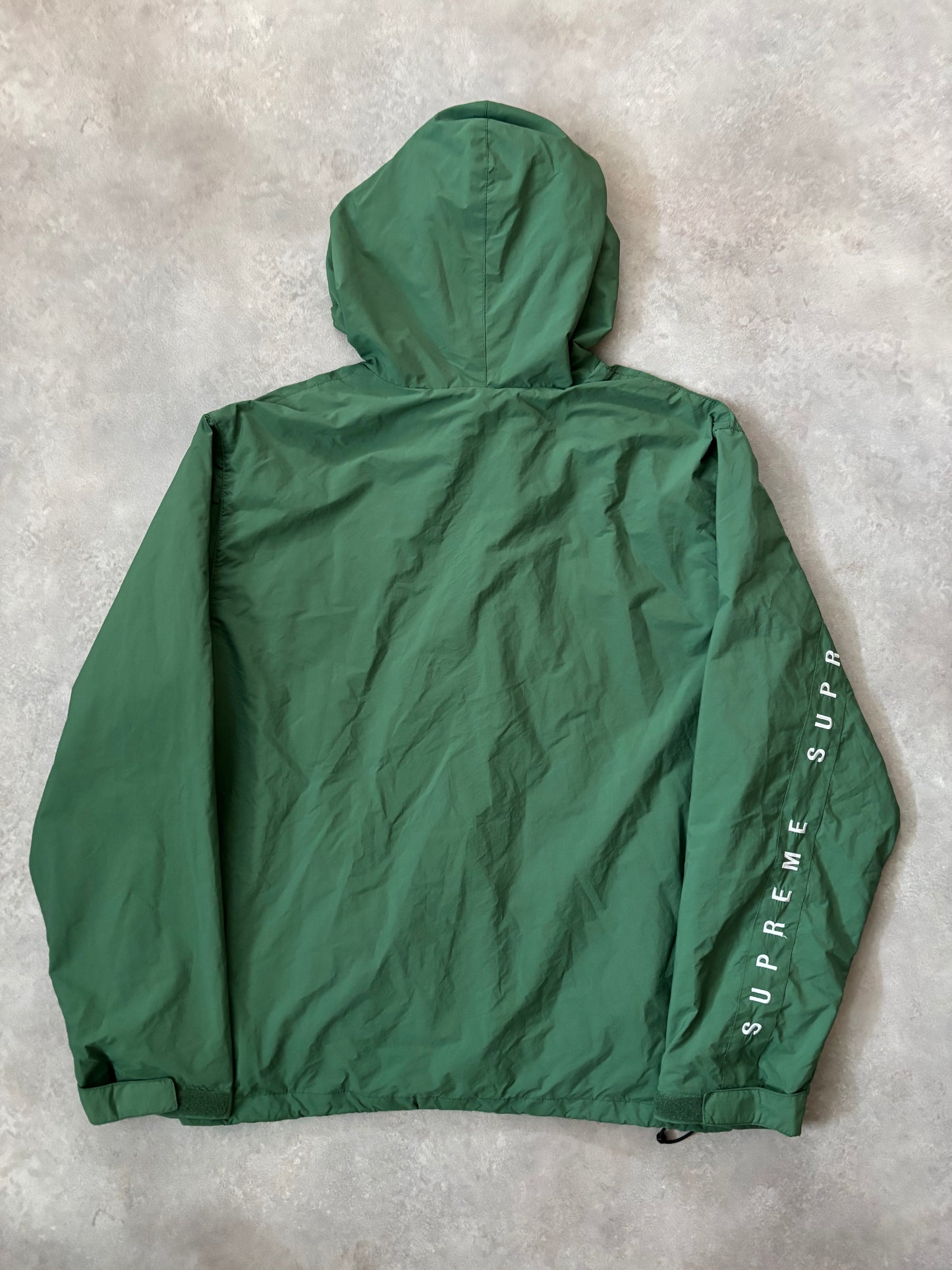 Supreme Embroidered Windbreaker (Str. M)
