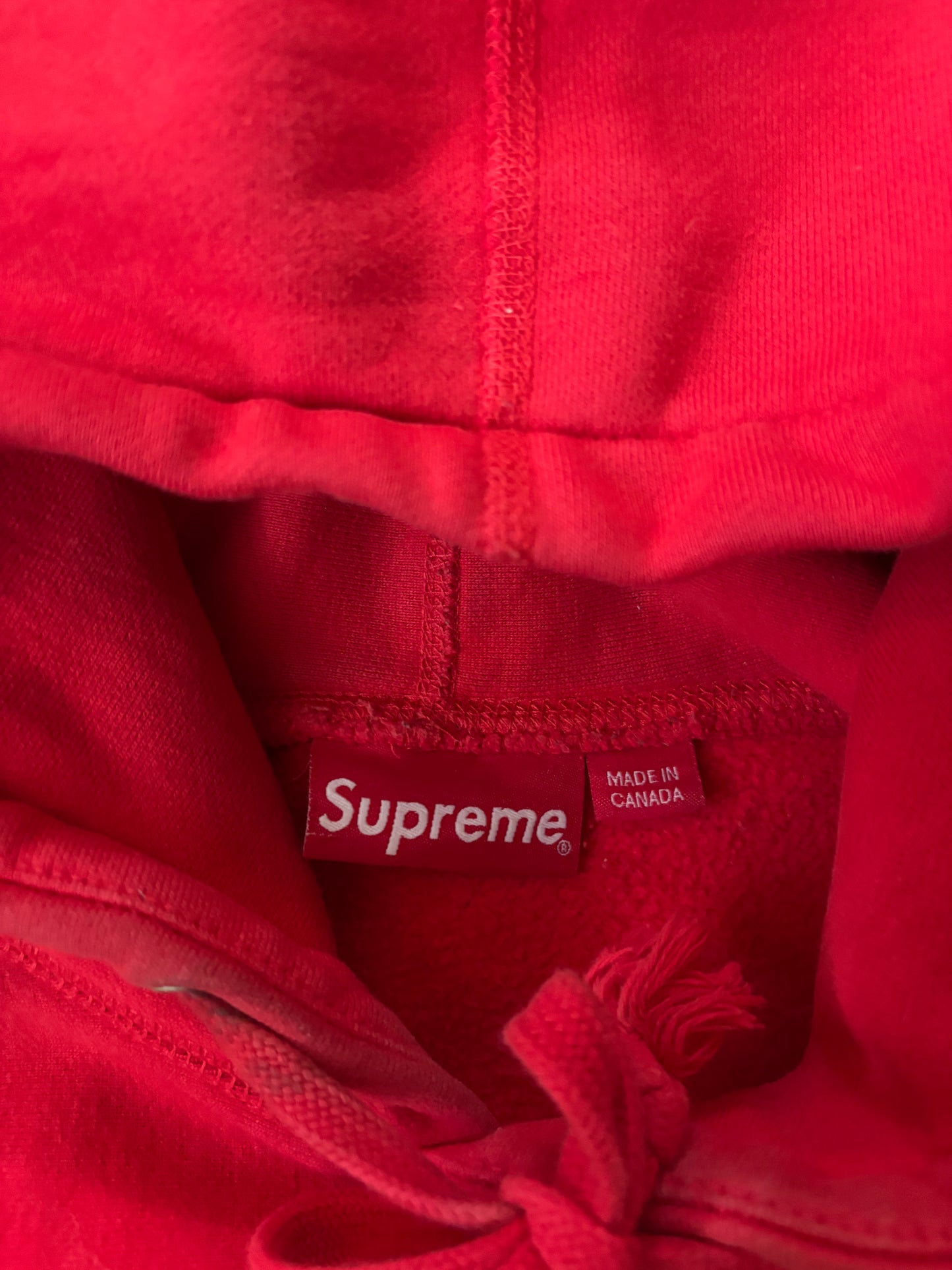 Supreme Red Hoodie (Str. L)