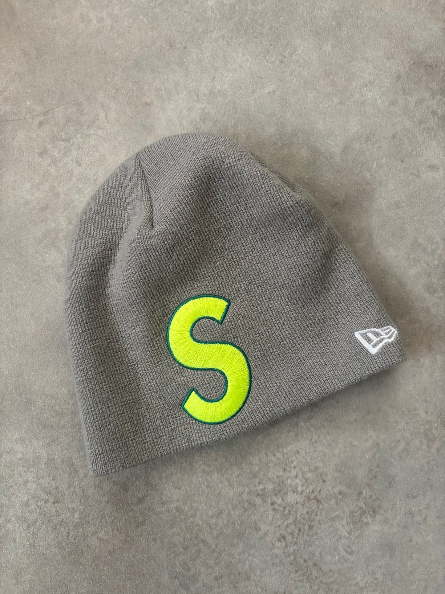 Supreme x New Era Big S-Logo Beanie