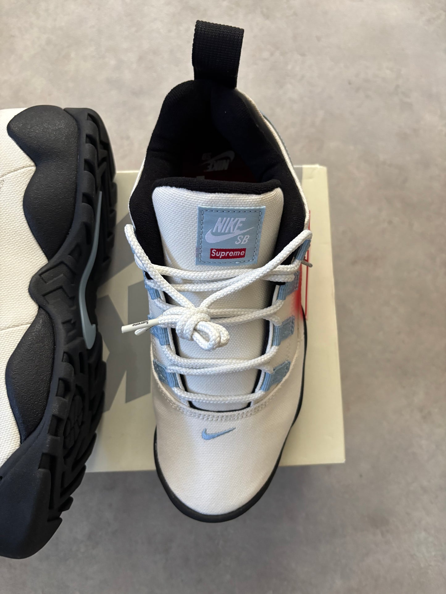 Nike SB Darwin Low Supreme (Str. 42)