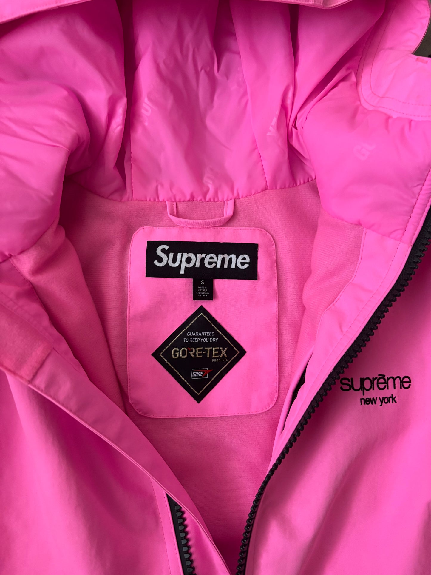 Supreme x GORE-TEX Stripe Hooded Jacket (Str. M)