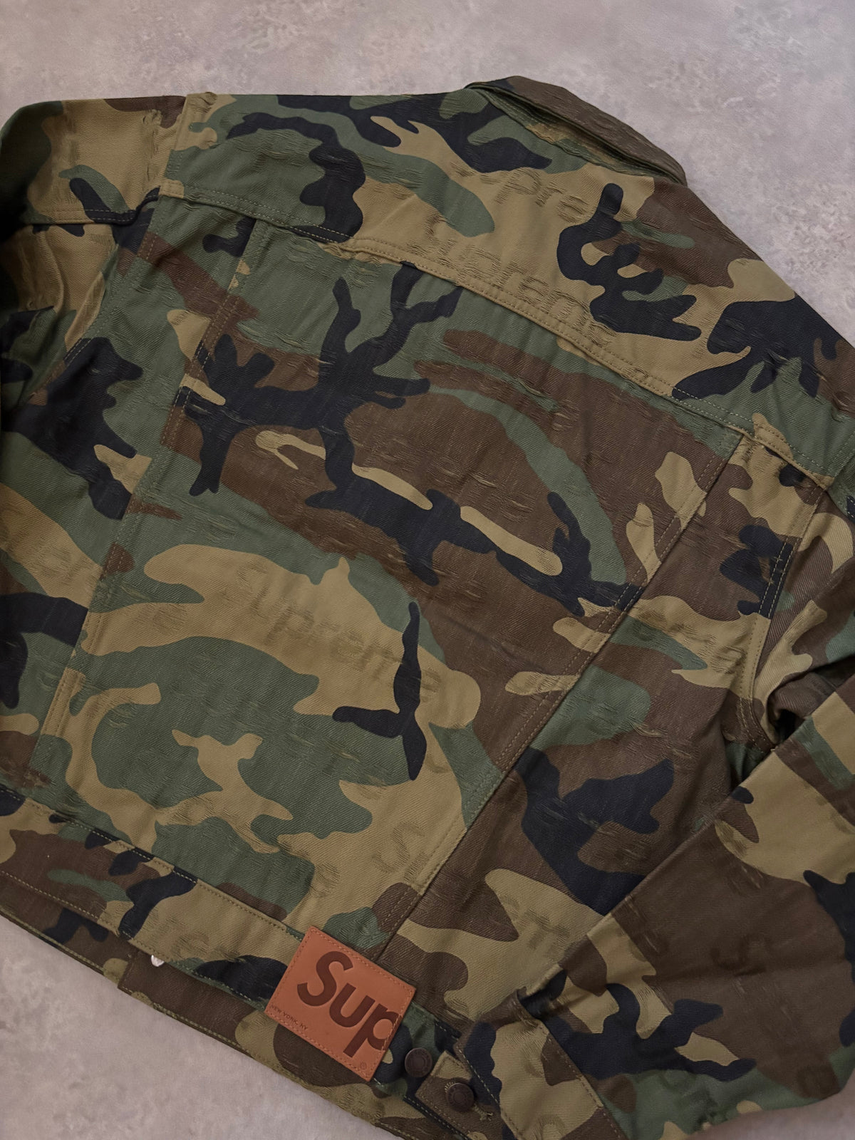 Supreme Jacquard Logos Denim Trucker Jacket (Str. M)