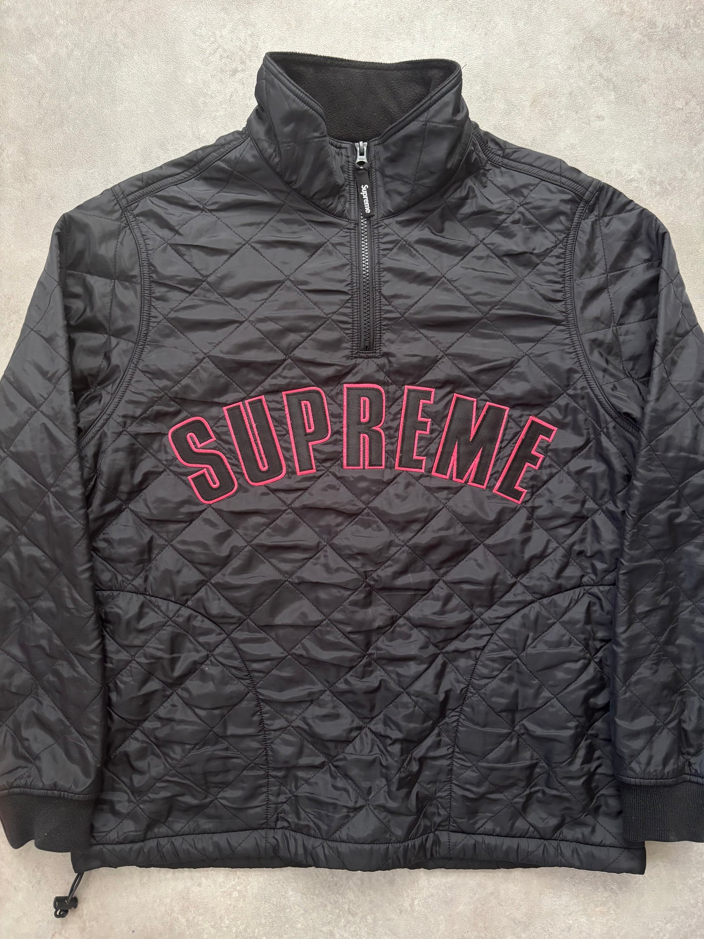 Supreme Arc Logo Quilted Half Zip Pullover (Str. M)