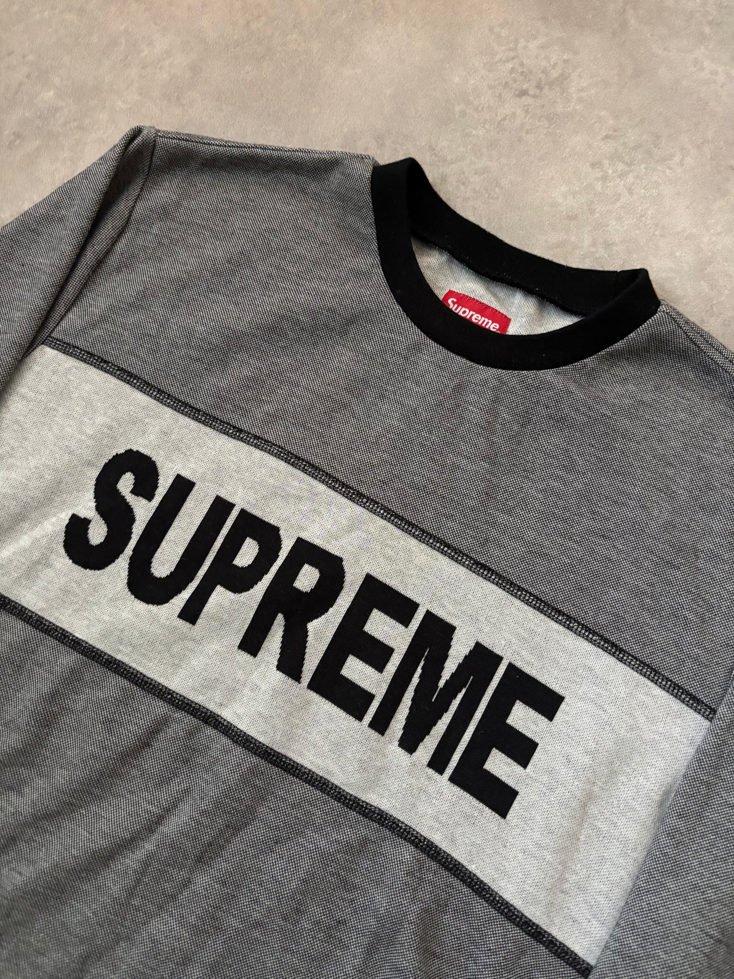 Supreme Grey Sweatshirt (Str. L)
