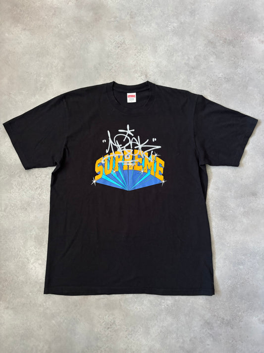 Supreme x IRAK Arc Tee (Str. L)