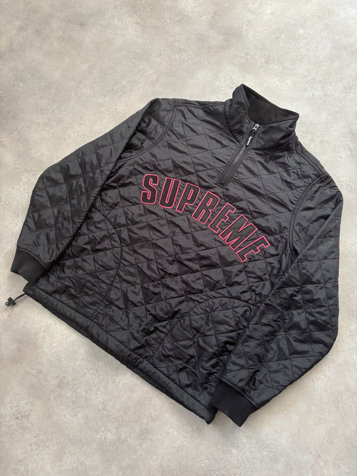 Supreme Arc Logo Quilted Half Zip Pullover (Str. M)