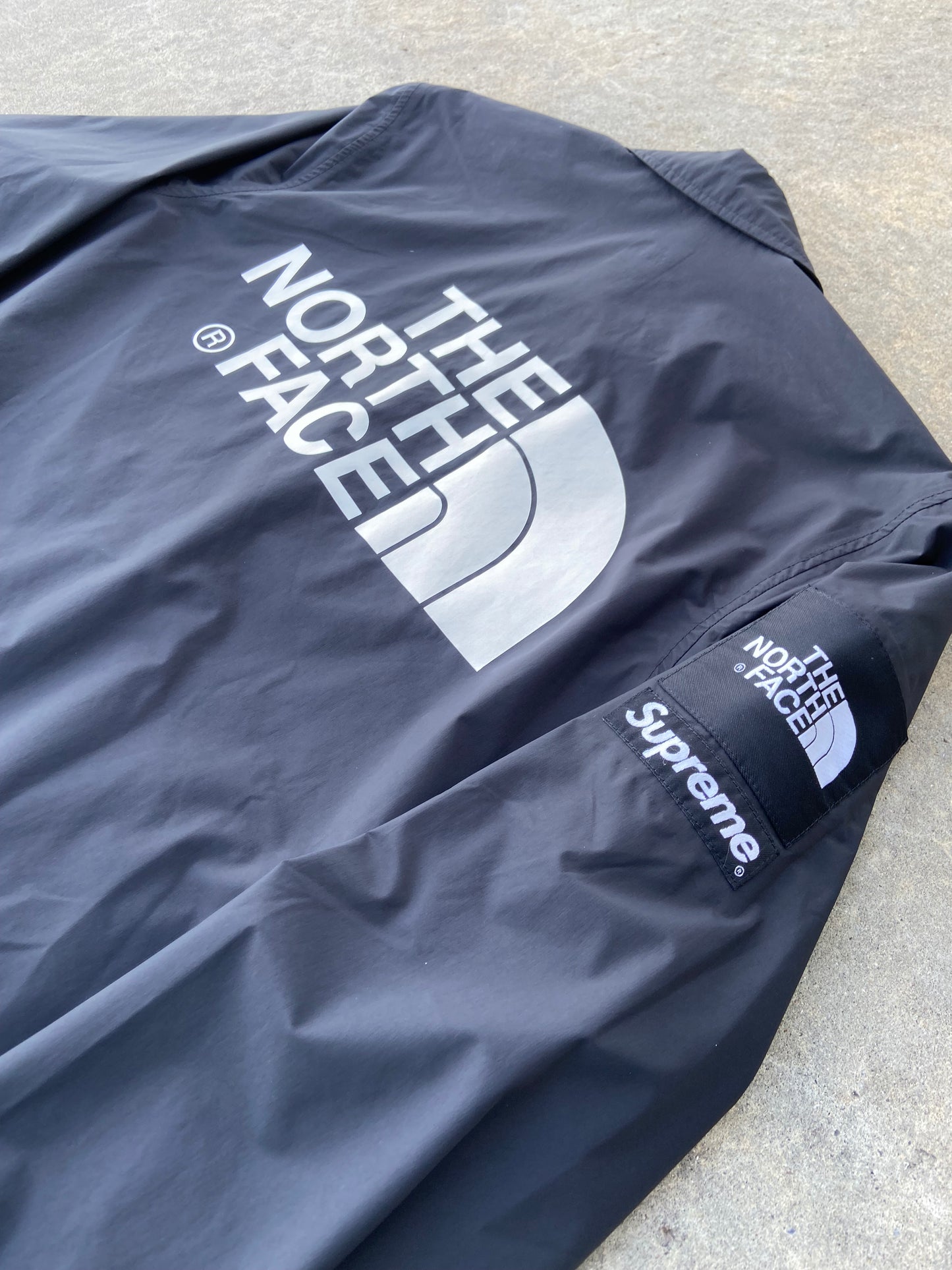 Supreme x The North Face Jakke (Str. M)