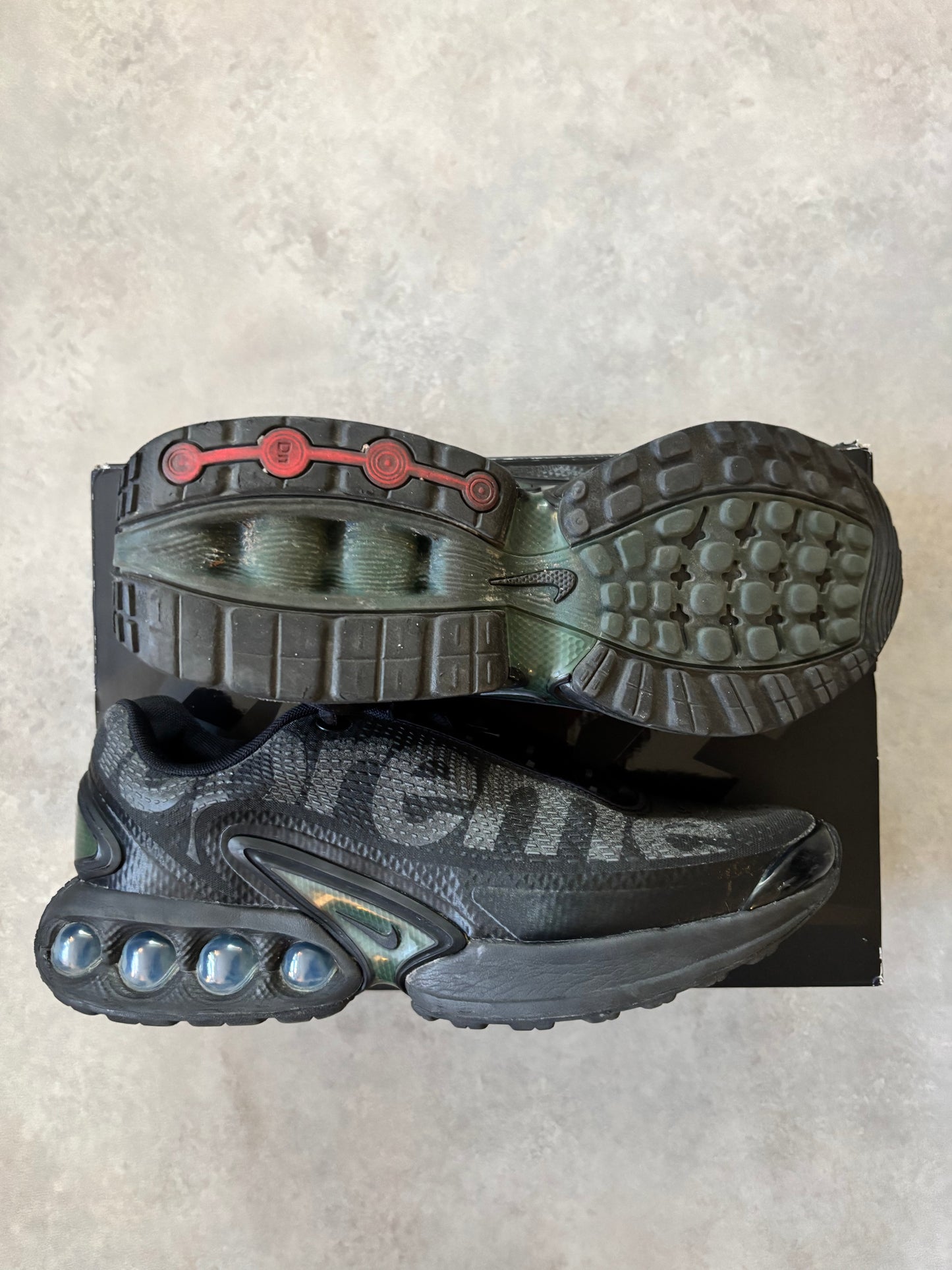 Supreme x Nike Air Max Dn SP (Str. 43)