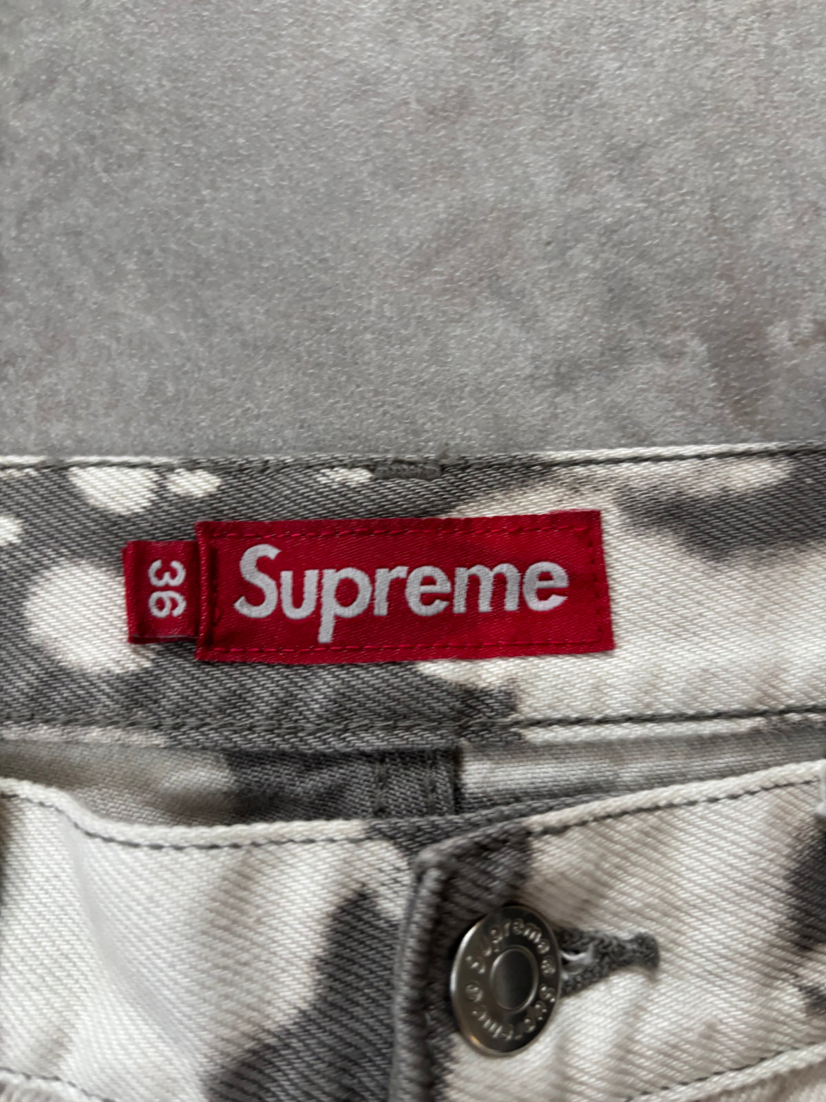 Supreme Baggy Denim Short (Str. 36)
