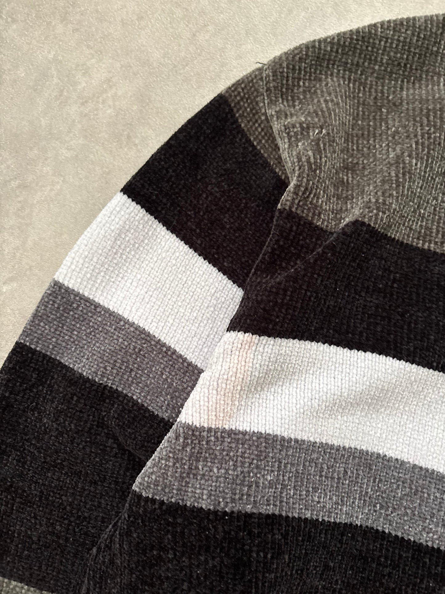 Supreme Chenille Sweater (Str. M)