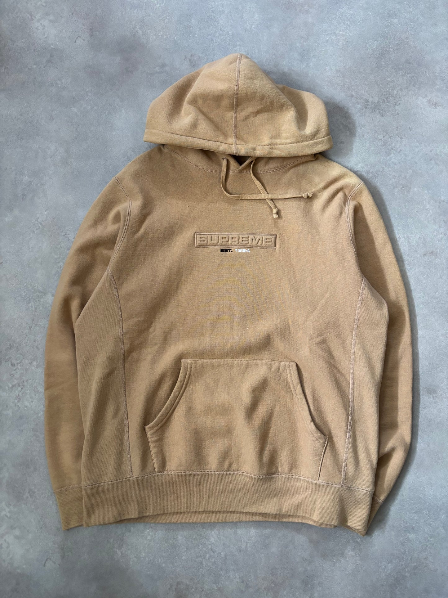 Supreme Embossed Logo Hoodie (Str. M)