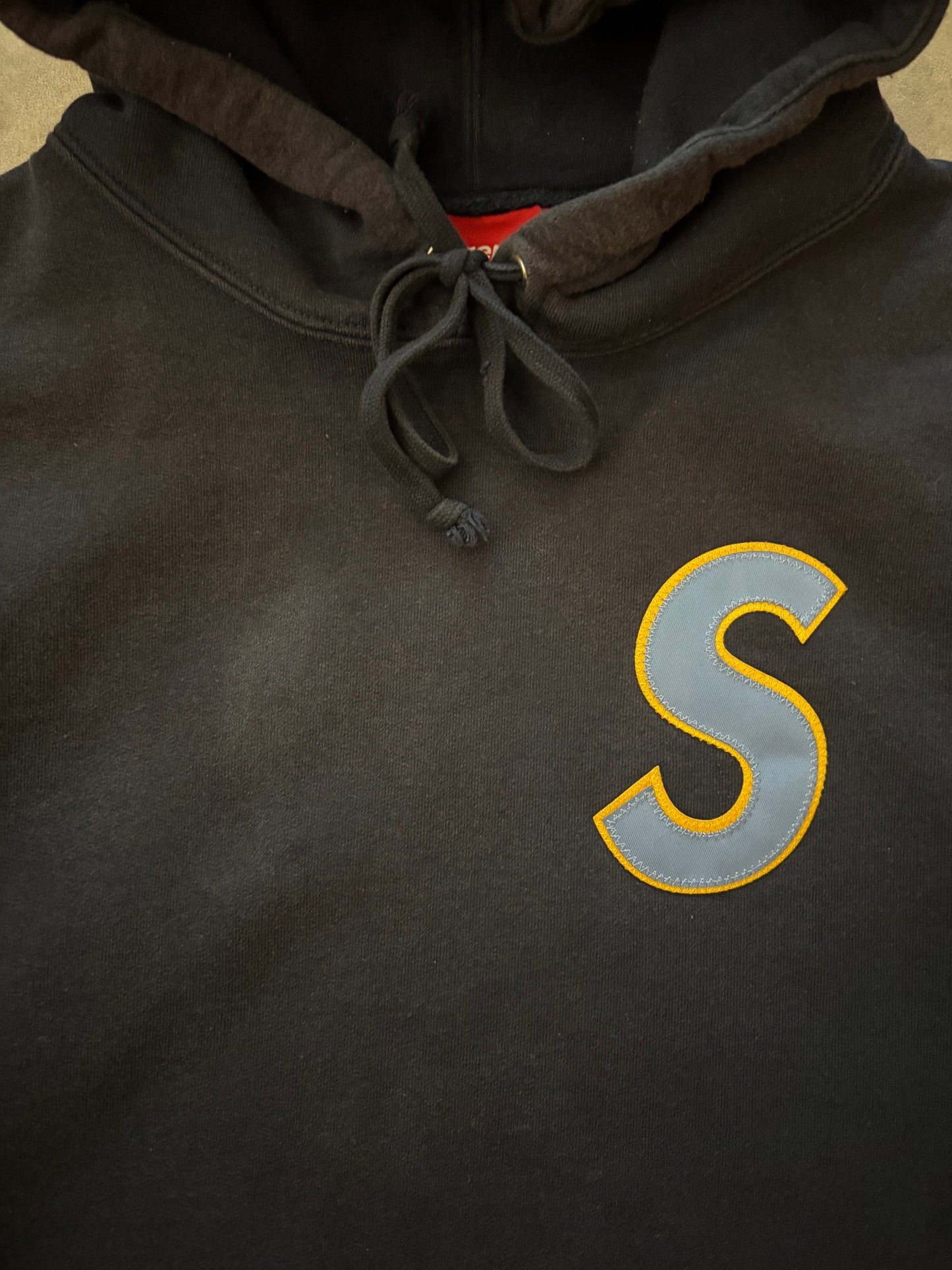 Supreme S Logo Hooded Sweatshirt (Str. L)