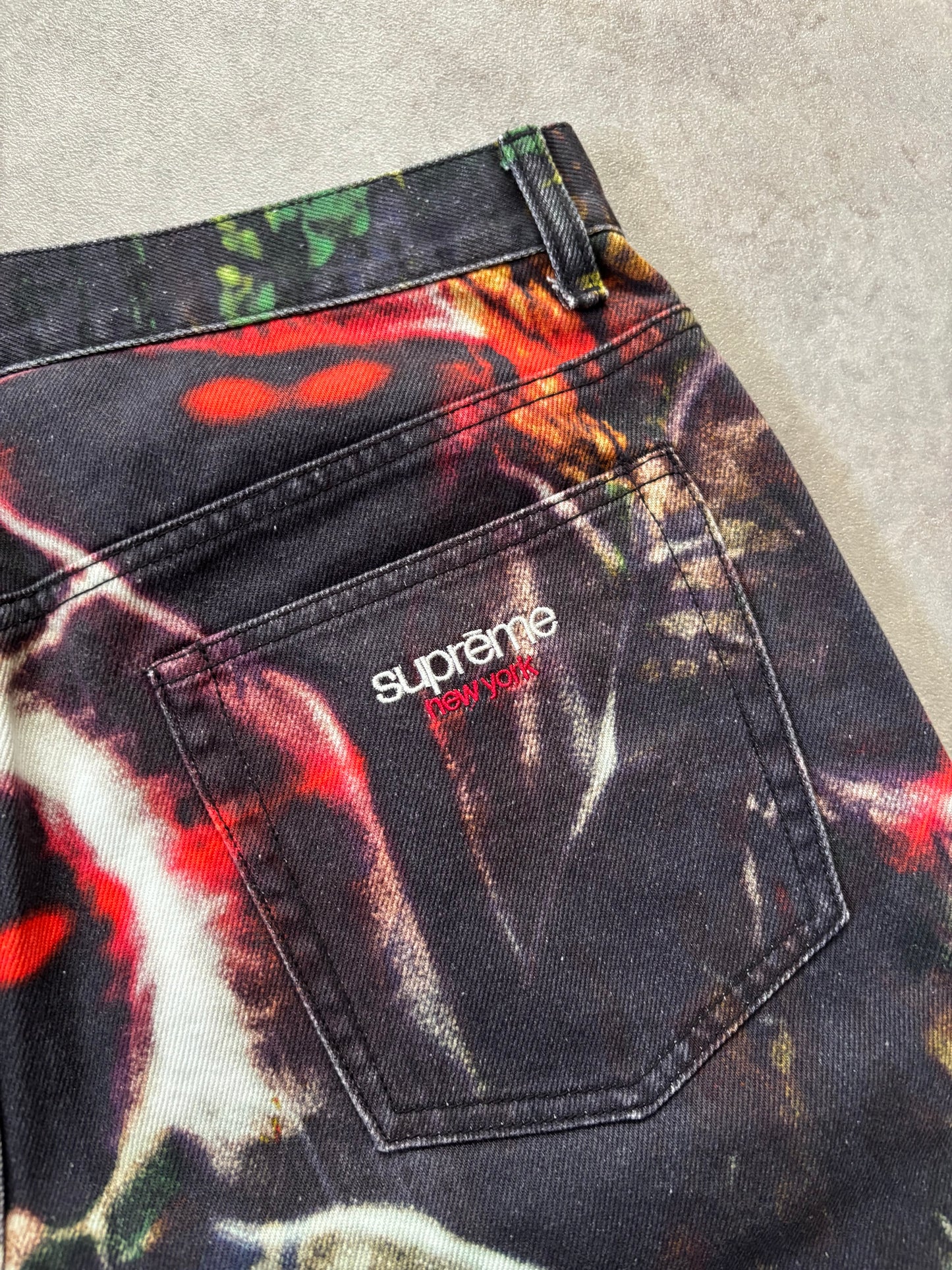 Supreme Shadows Baggy Denim Shorts (Str. 32)