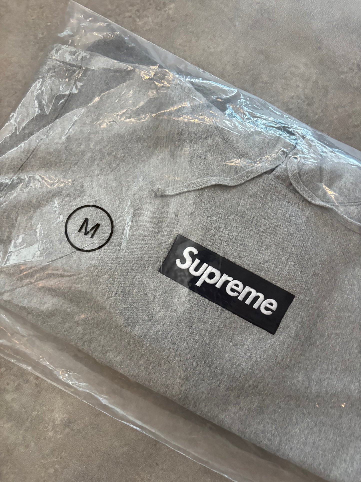 Supreme Box Logo Hooded Sweatshirt (Str. M)