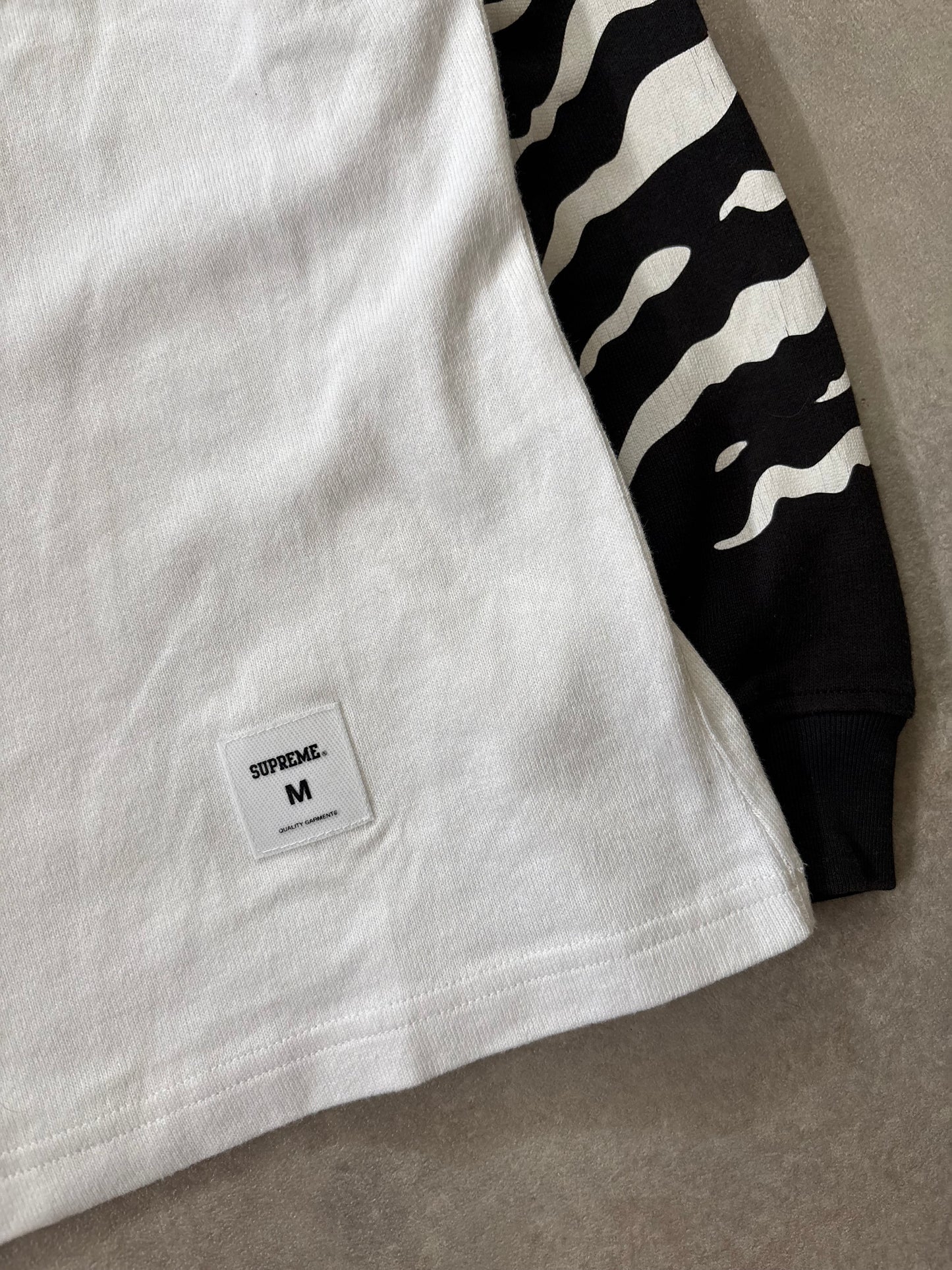 Supreme Tiger Raglan L/S Top (Str. M)