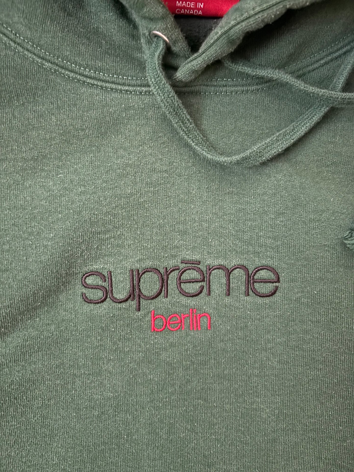 Supreme Classic Logo Berlin Shop Hoodie (Str. M)