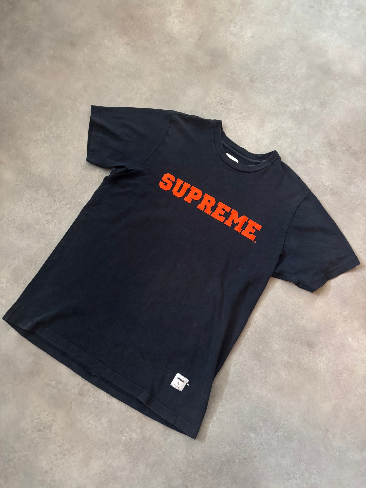 Supreme Collegiate Tee (Str. L)