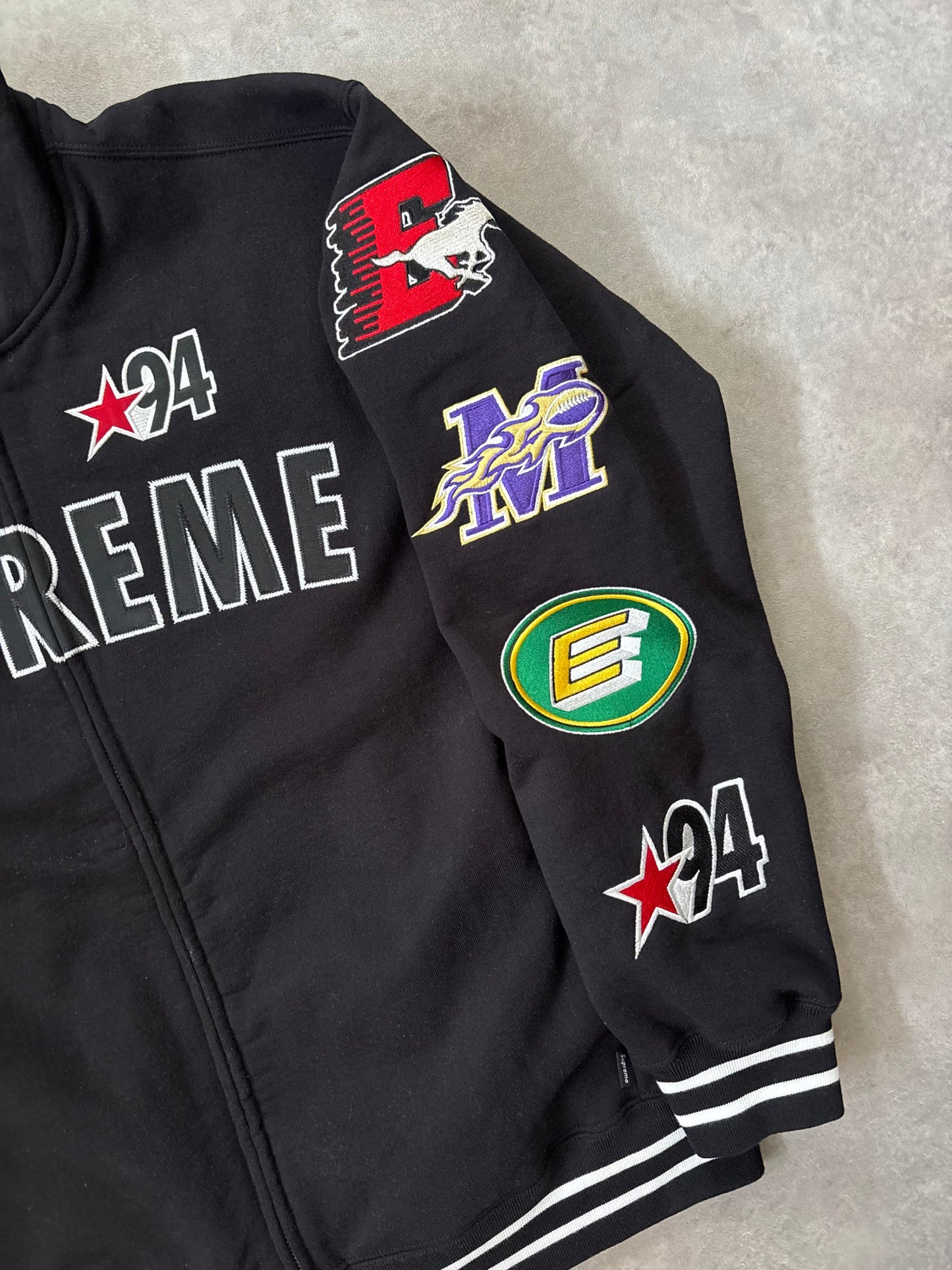 Supreme Mascots Zip Up Sweatshirt (Str. M)