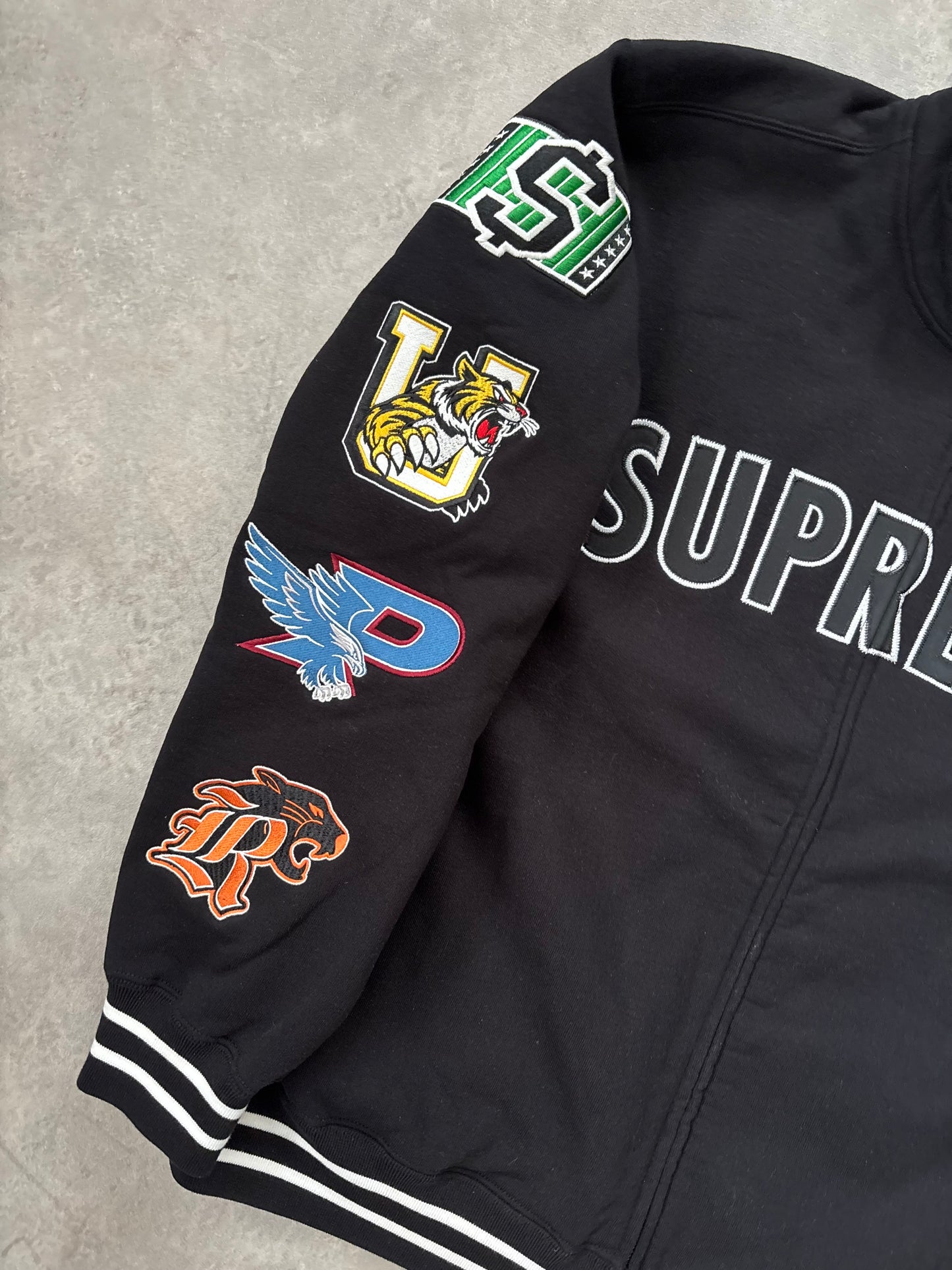 Supreme Mascots Zip Up Sweatshirt (Str. M)