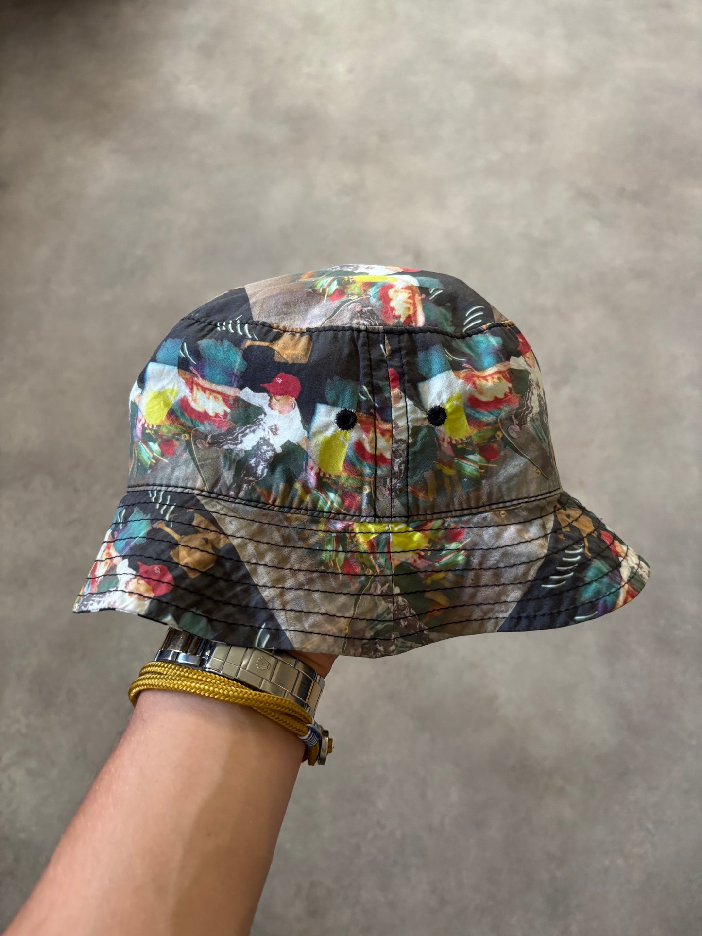 Supreme x Commes Des Garçons Bucket Hat