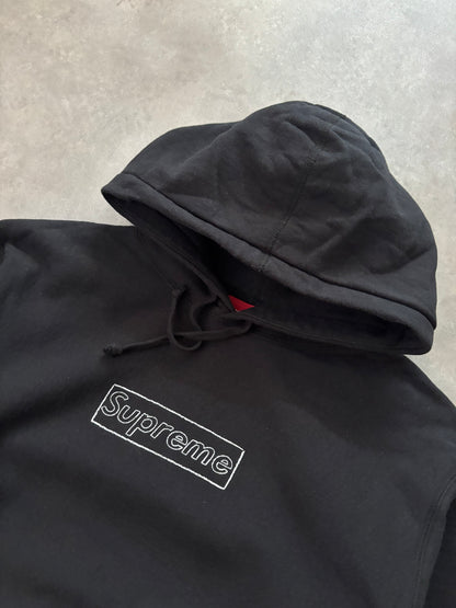Supreme KAWS Chalk Logo Hoodie (Str. M)