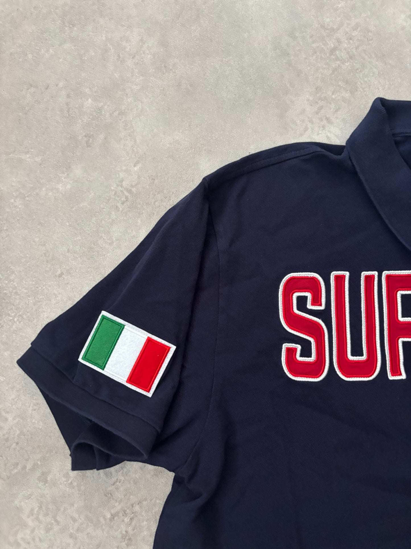 Supreme Twill Appliqué Polo (Str. XL)