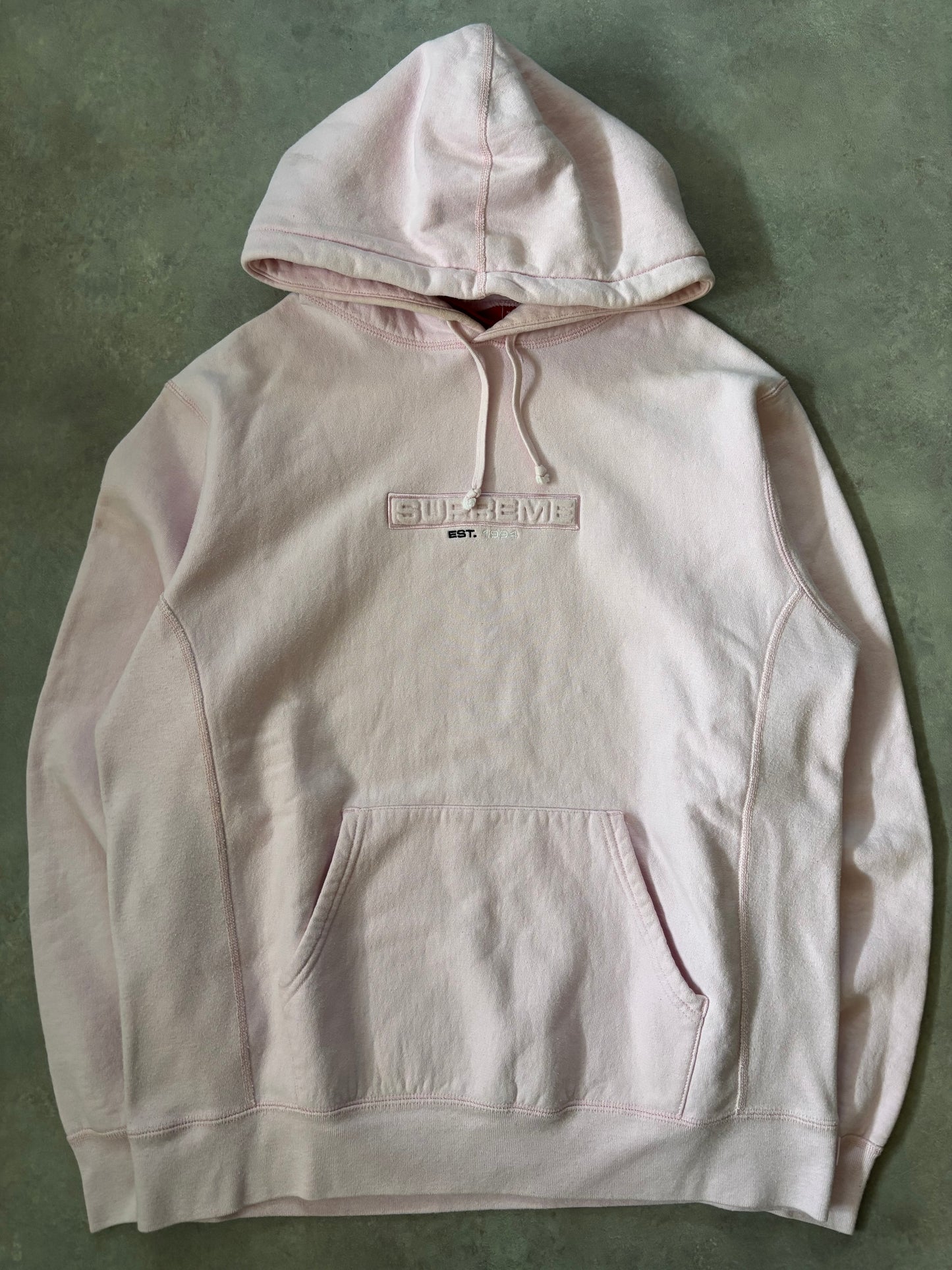 Supreme Embossed Logo Hoodie (Str. L)