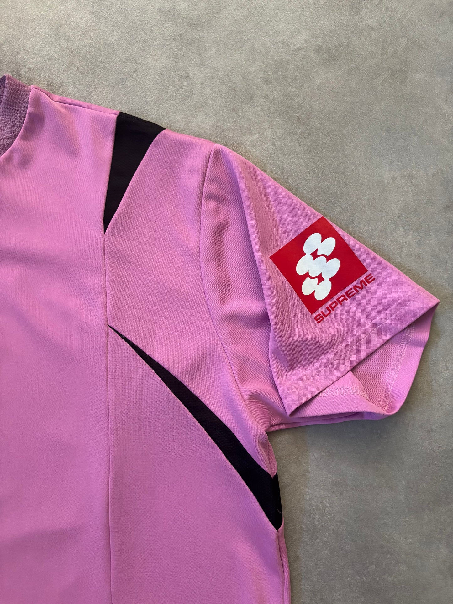Supreme Crest Soccer Jersey (Str. M)