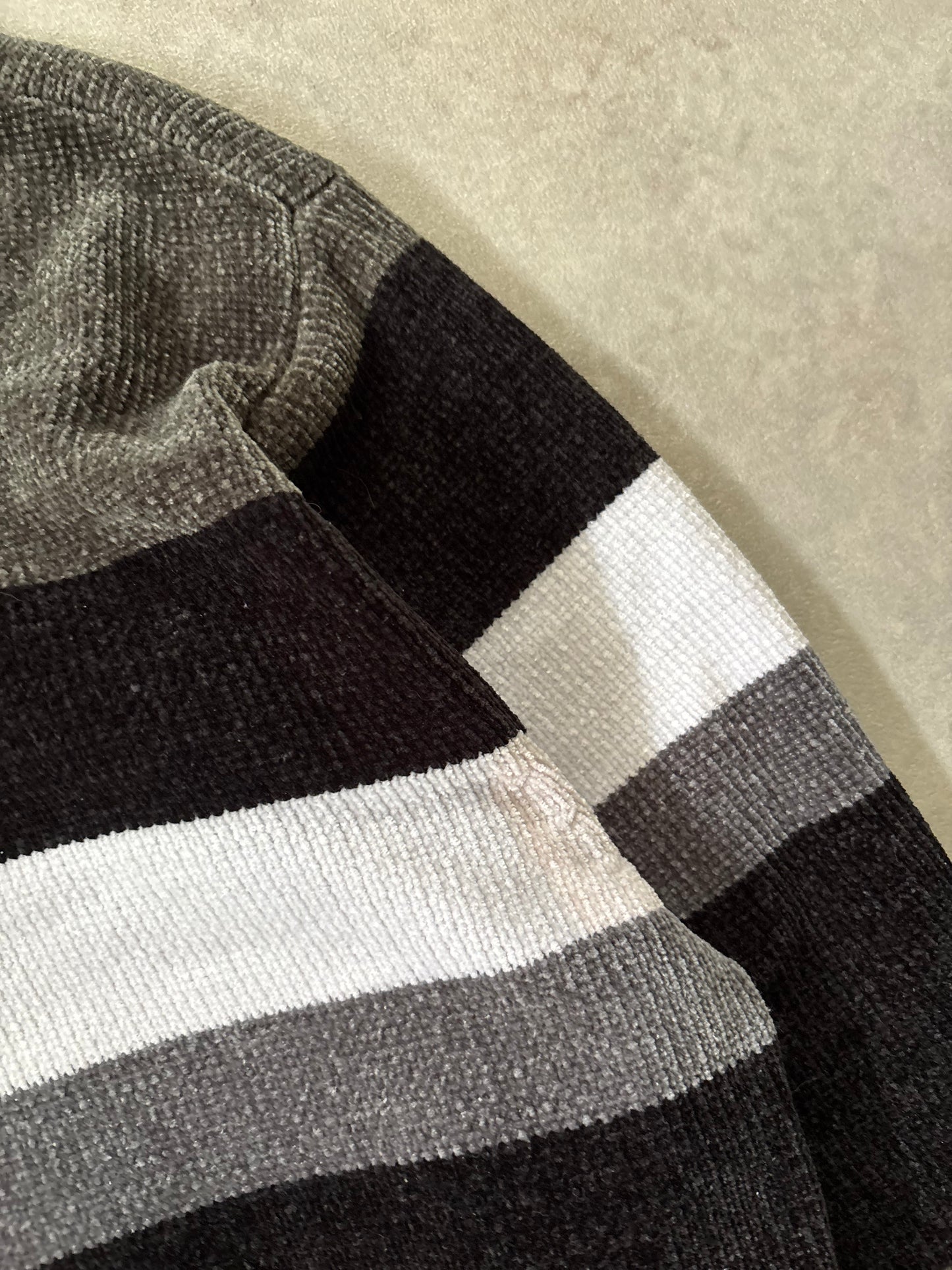 Supreme Chenille Sweater (Str. M)
