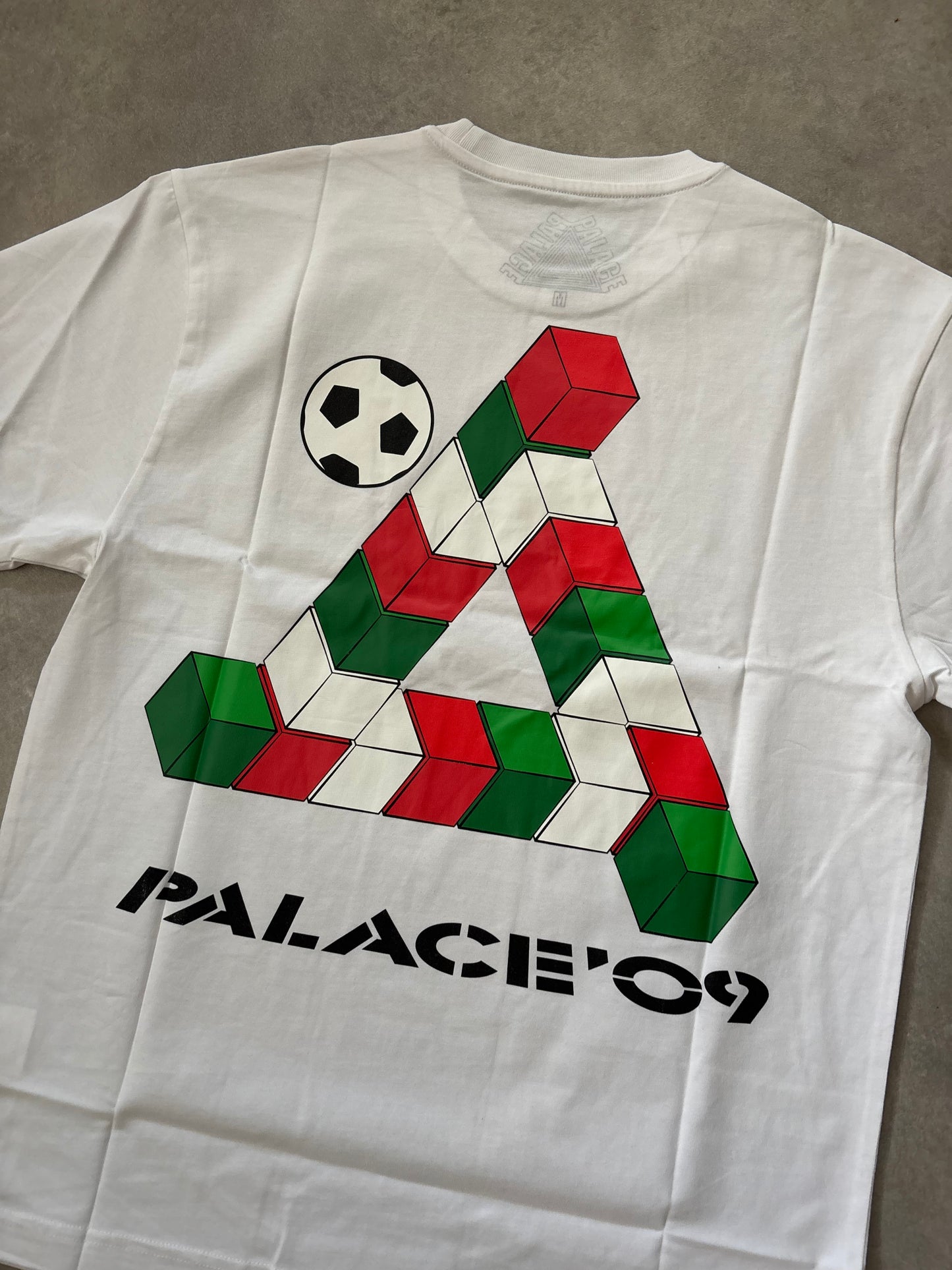 Palace 09 Tri-Ferg Tee (Str. M)