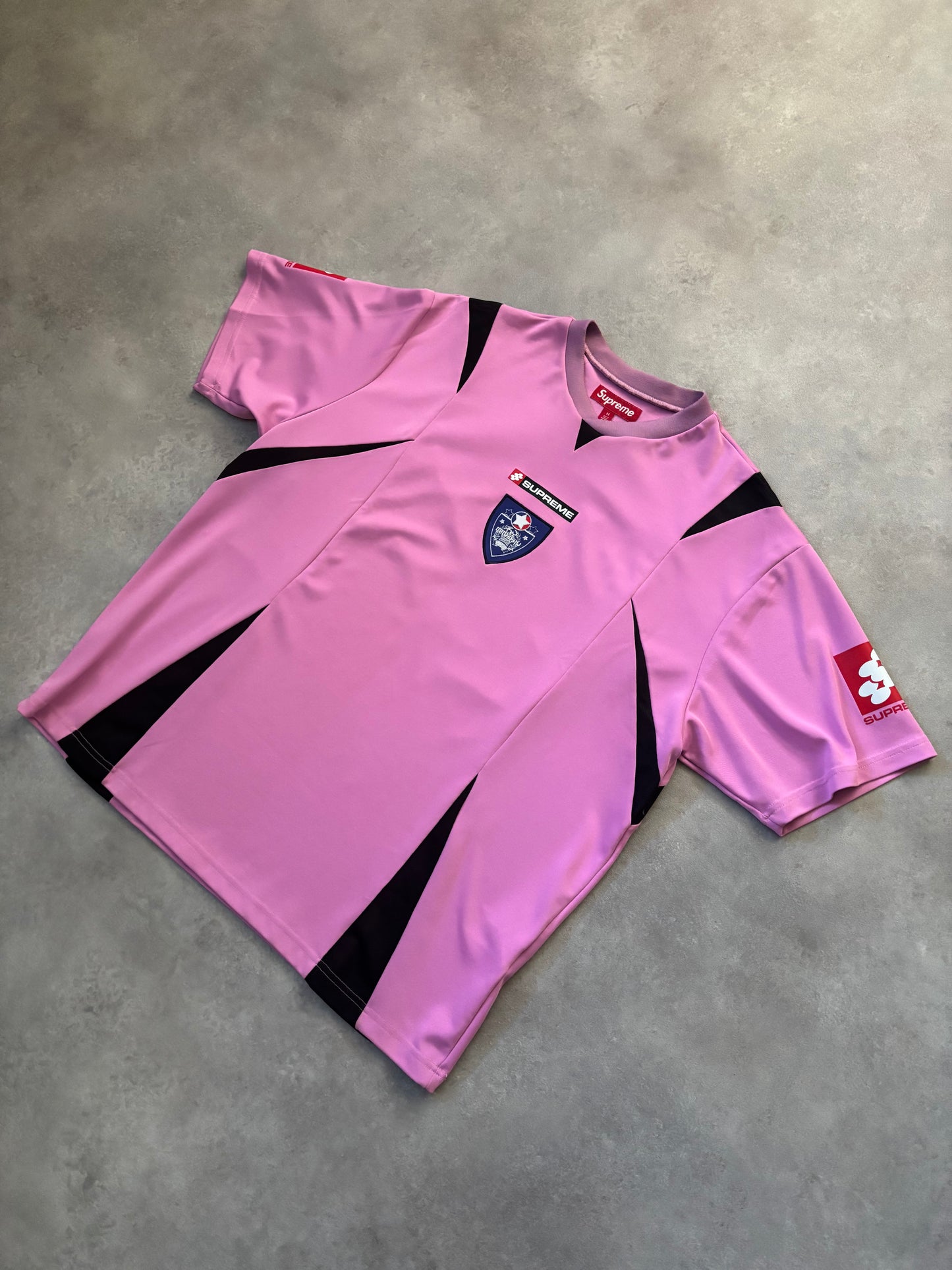 Supreme Crest Soccer Jersey (Str. M)