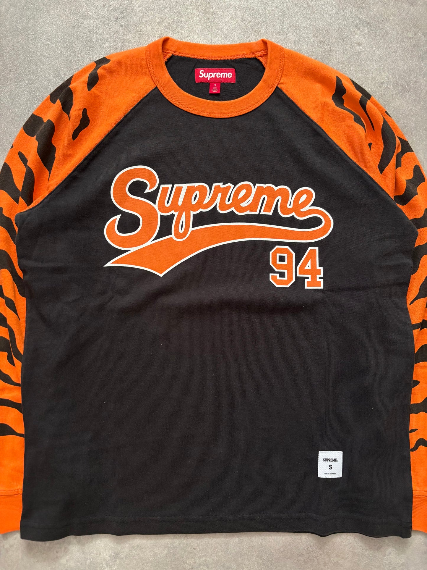 Supreme Tiger Raglan L/S Top (Str. S)