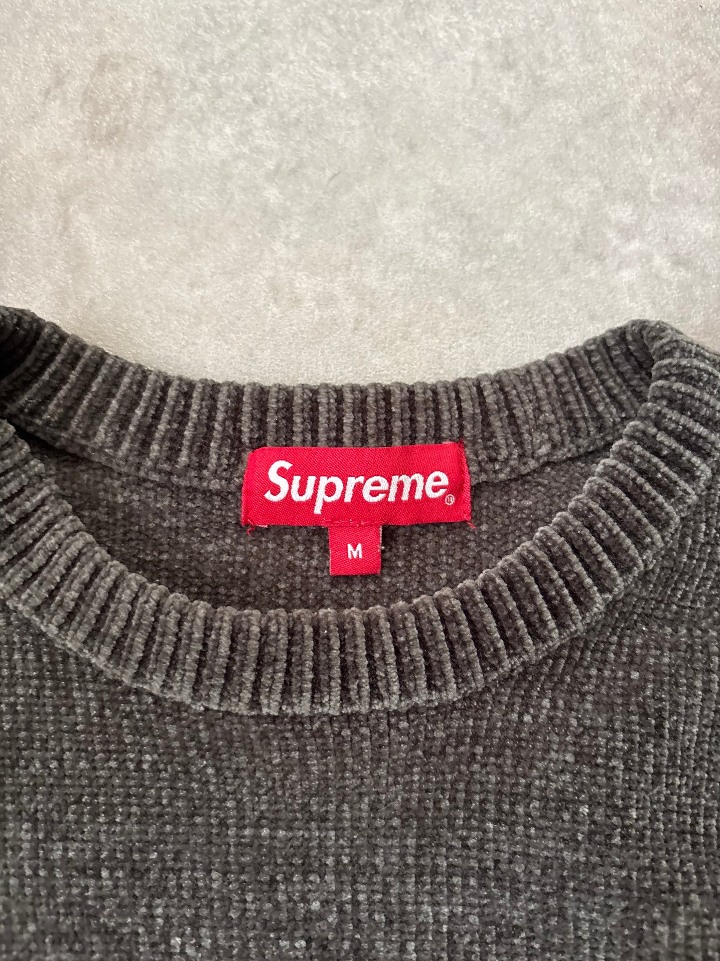 Supreme Chenille Sweater (Str. M)