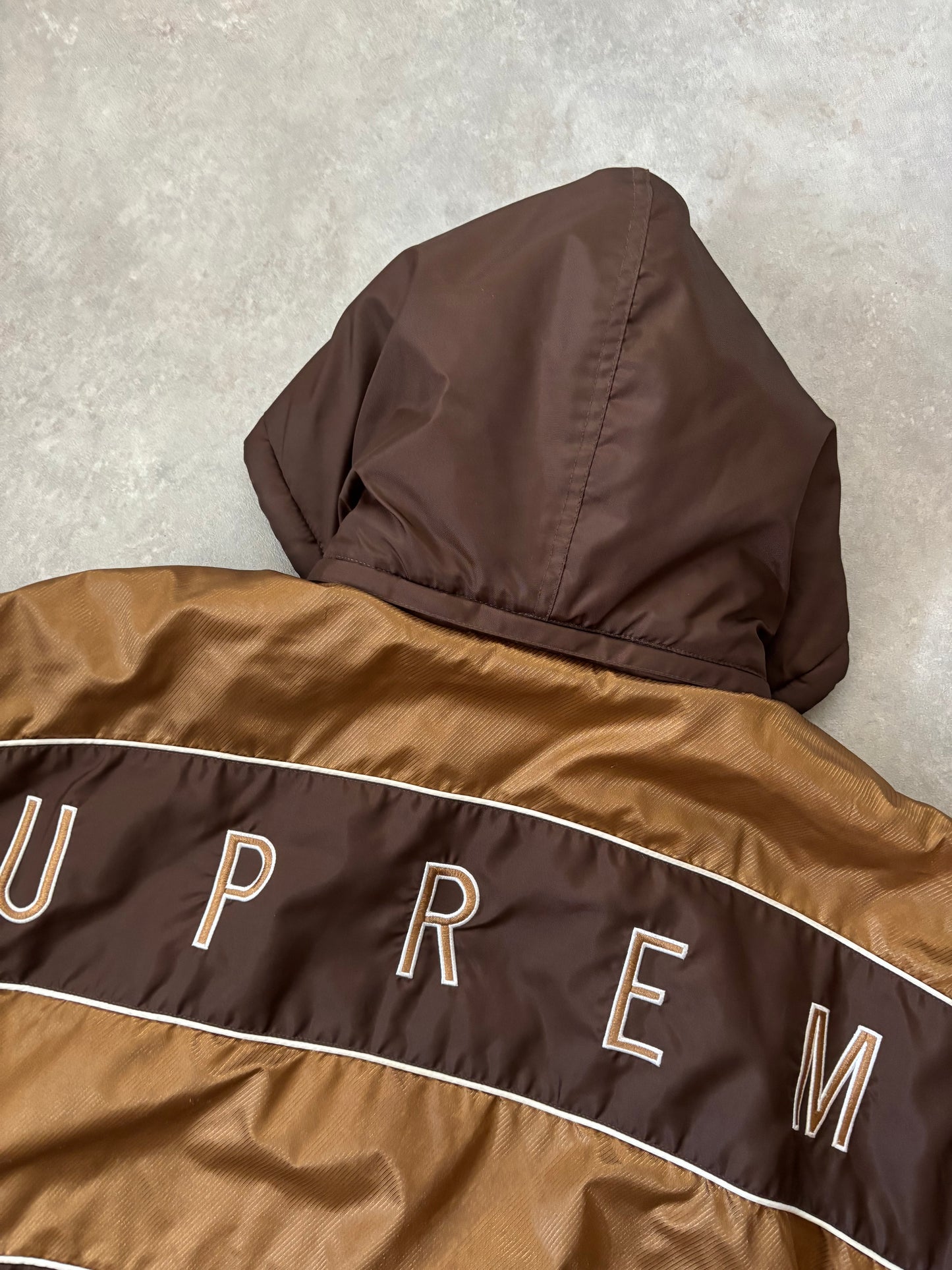 Supreme Sports Piping Puffy Jacket (Str. M)