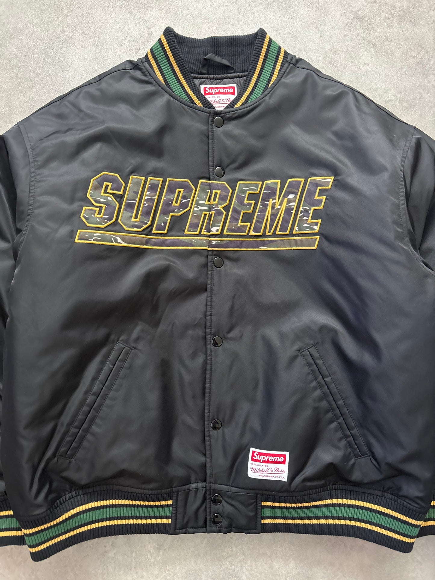 Supreme Mitchell & Ness Varsity Jacket (Str. L)