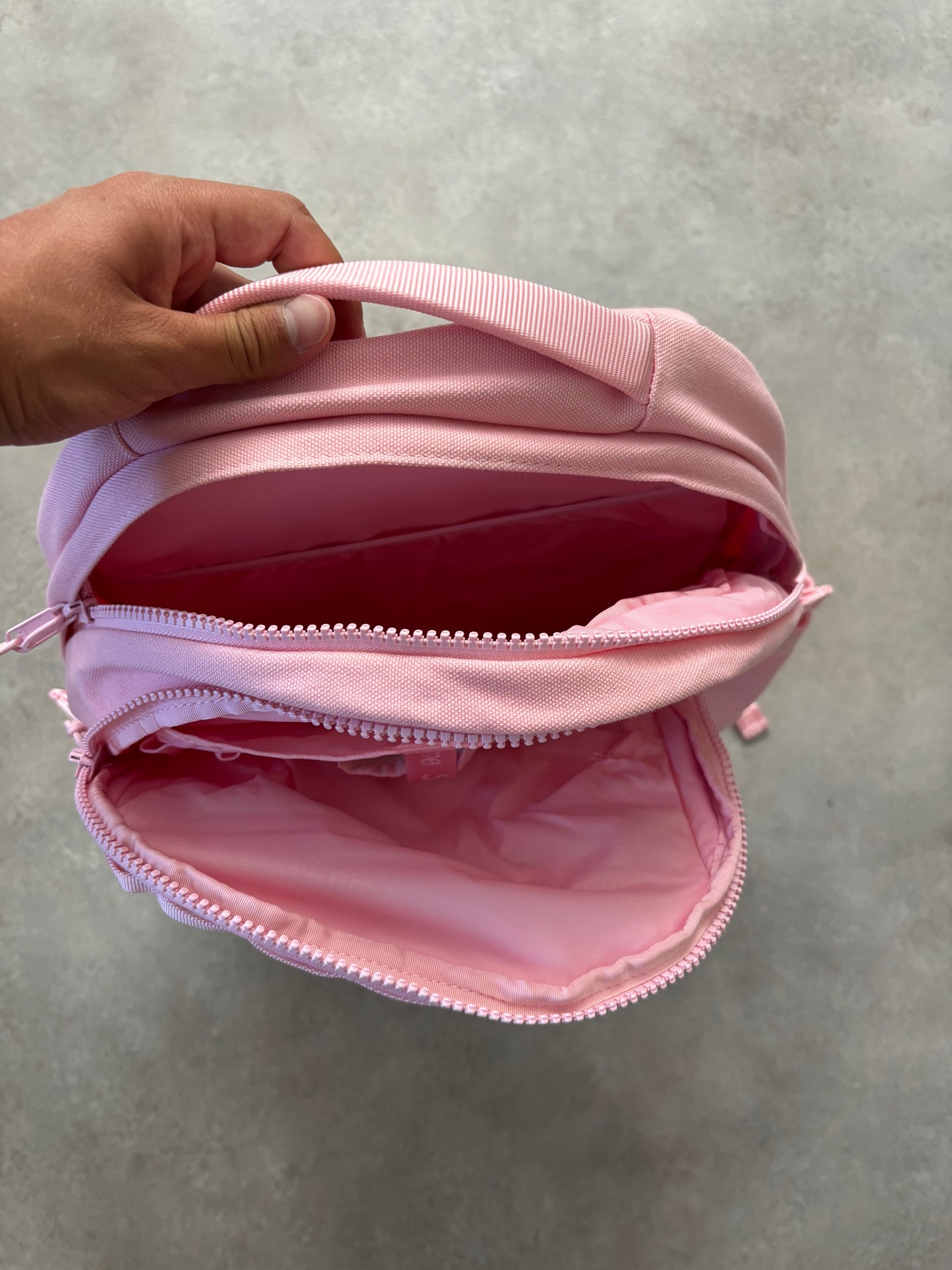 Supreme Logo Backpack (Str. OS)