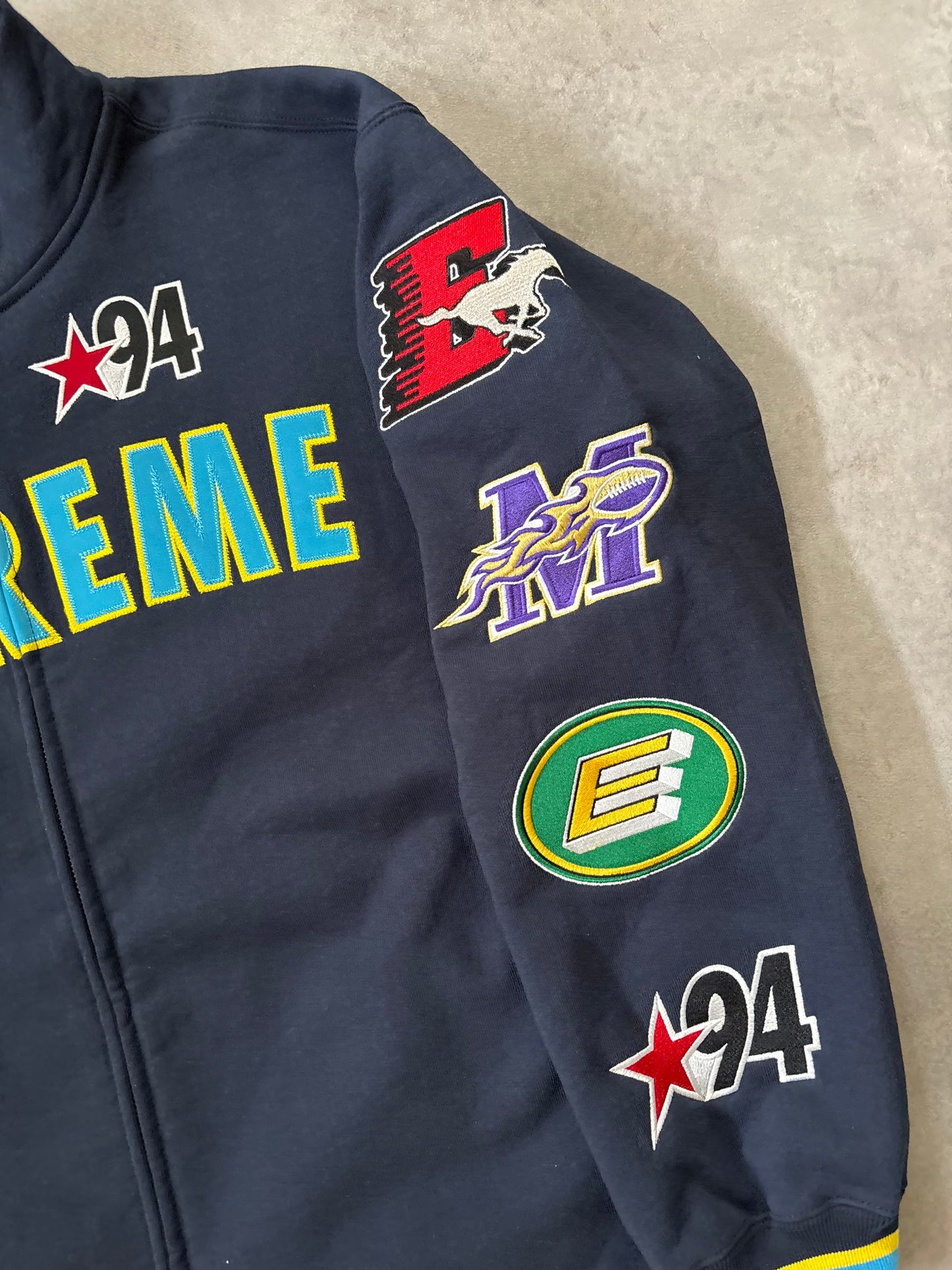 Supreme Mascots Zip Up Sweatshirt (Str. M)